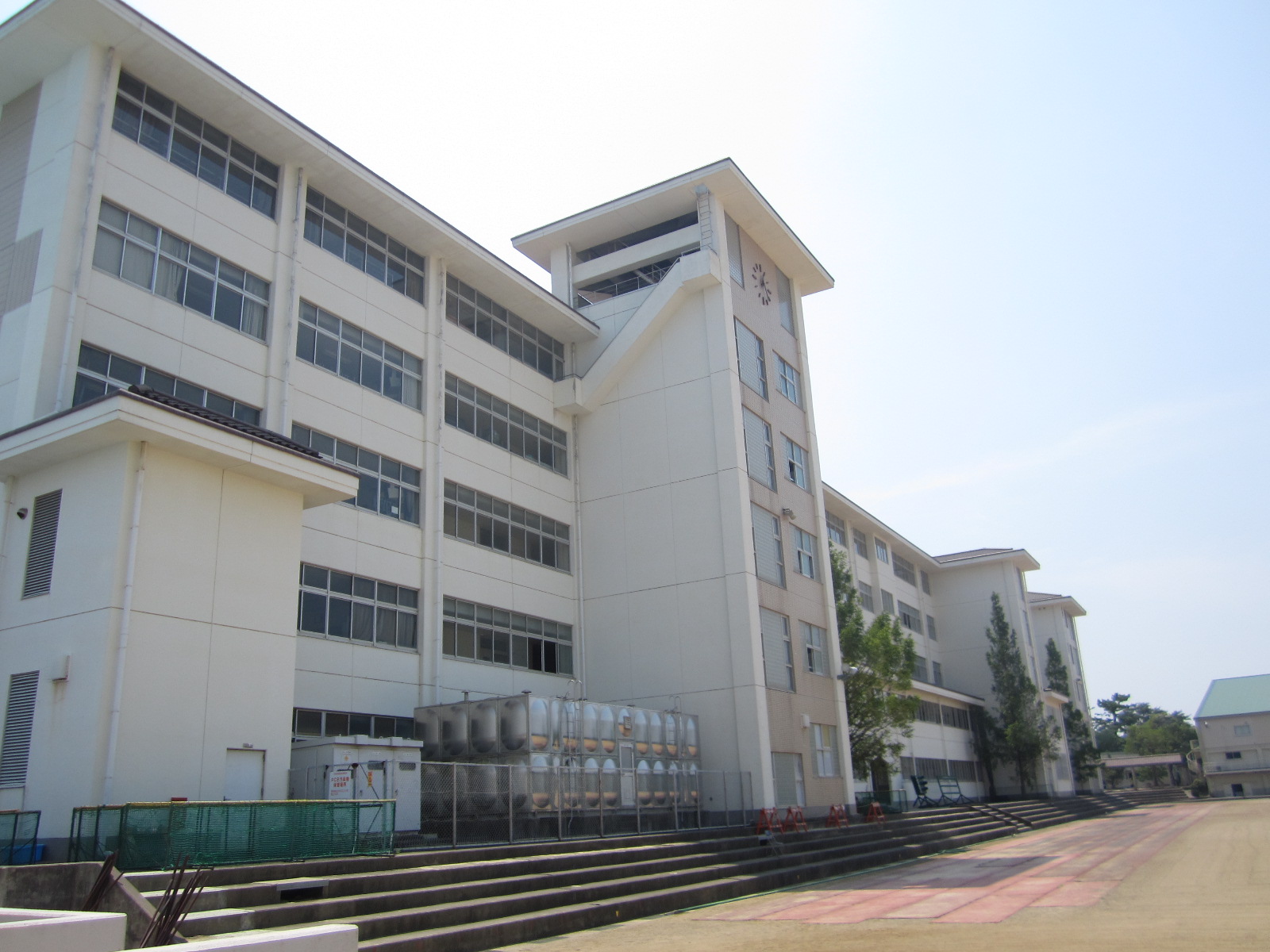 中学校　静岡県立浜松西高校中等部（中学校）まで536m
