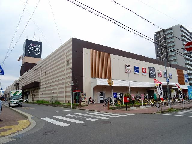 スーパー　イオンフードスタイル摂津富田店（スーパー）まで116m