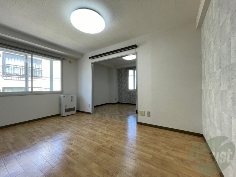 居室・リビング　広くてキレイなお部屋が広がっていて、充実した生活が送れそう。