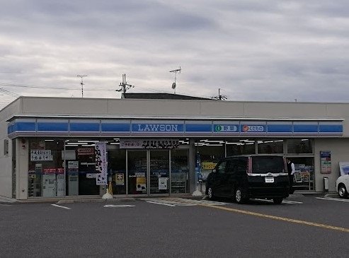 コンビニ　ローソン　東近江東沖野三丁目店（コンビニ）まで115m