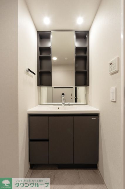 洗面設備　※写真は同タイプ住戸です。