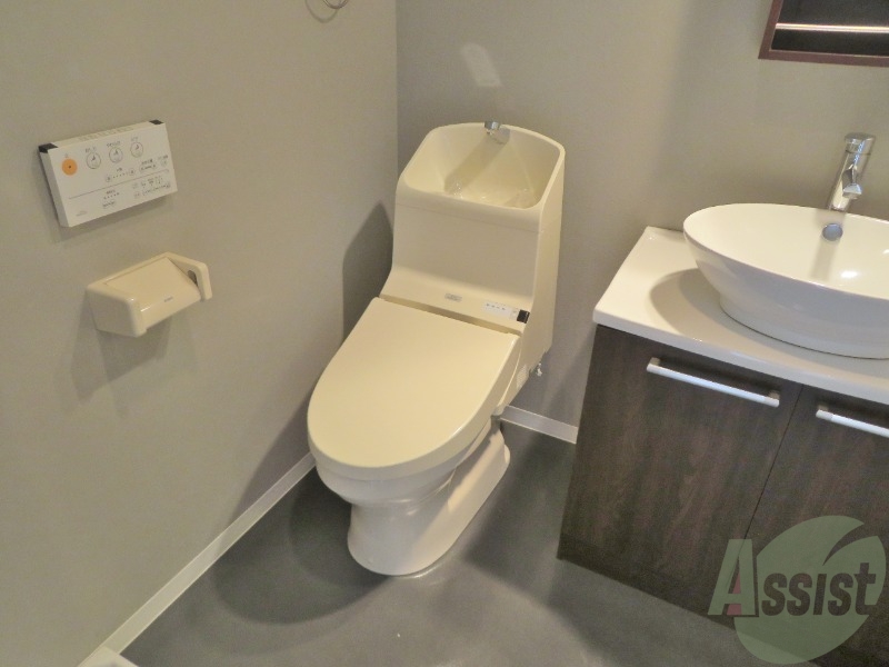 トイレ　トイレはウォシュレット付きです。シャワートイレは嬉しいですね