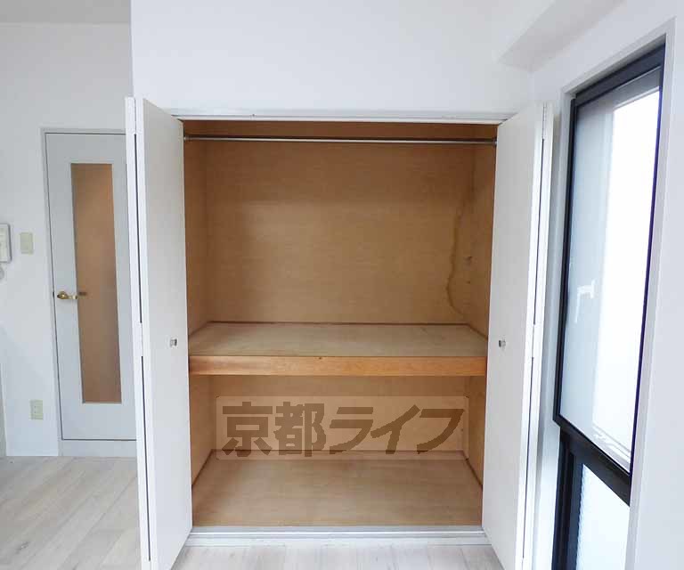 収納　広々とした収納です。