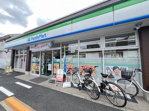 コンビニ　ファミリーマート 江戸川西小岩五丁目店（コンビニ）まで763m
