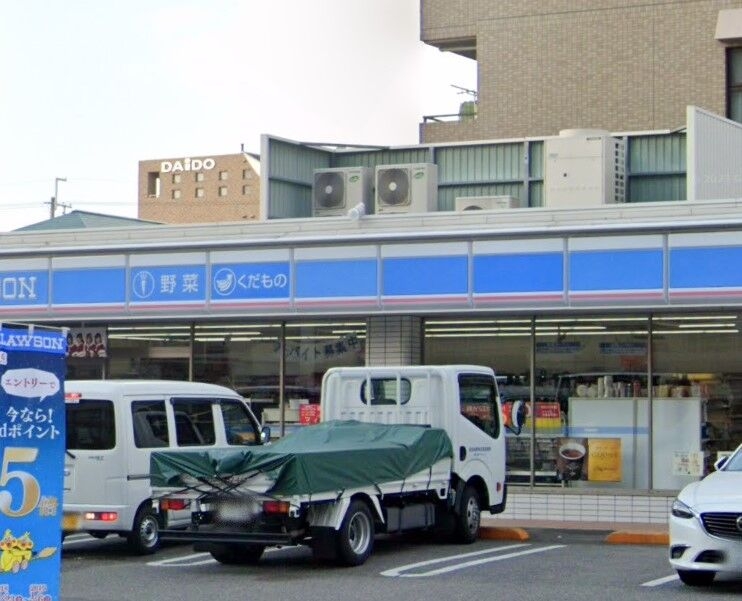 コンビニ　ローソン門戸荘店（コンビニ）まで696m