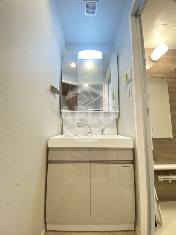 洗面設備　ミッドフラッツ弁天町駅前　独立洗面台