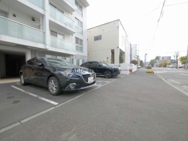 駐車場　駐車場