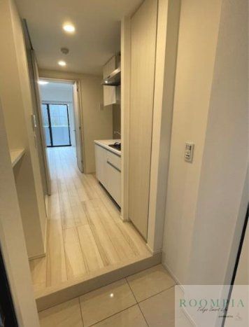 玄関　※同タイプの別のお部屋です。
