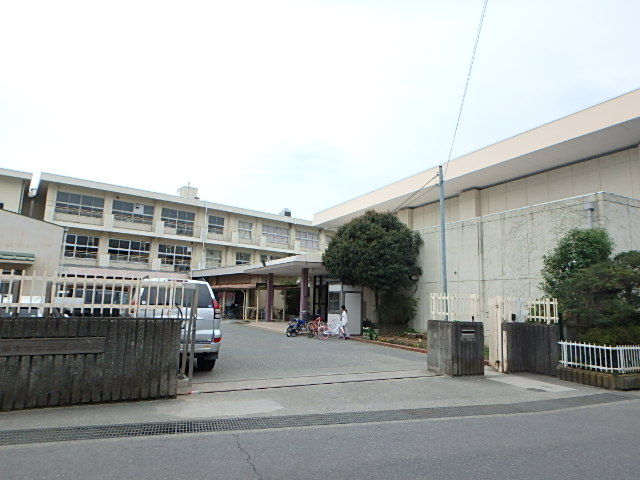 小学校　鎌倉市立玉縄小学校（小学校）まで230m
