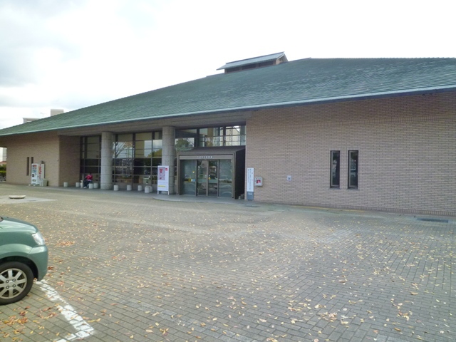 図書館　三田市立図書館（図書館）まで149m