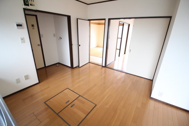 ハイツたかはしの居間写真