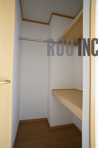収納　写真は反転のお部屋です