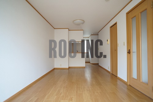 居室・リビング　写真は反転のお部屋です