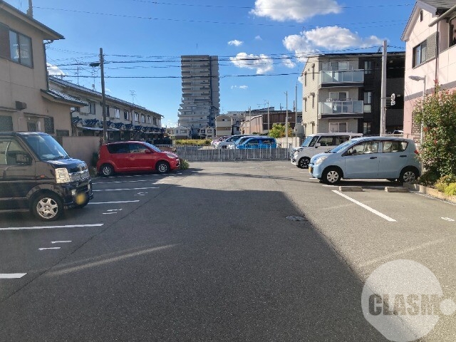 駐車場　敷地内駐車場