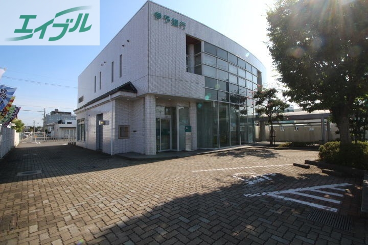 銀行　伊予銀行岡山南支店（銀行）まで895m