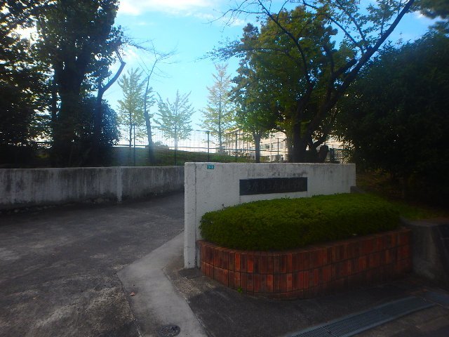 小学校　多摩市立永山小学校（小学校）まで378m