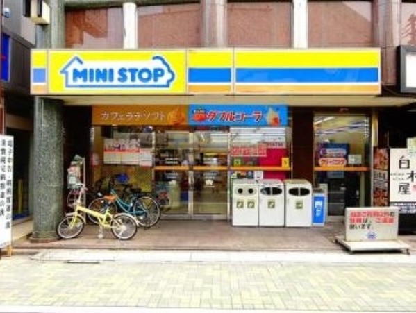 コンビニ　ミニストップ 永福町駅前店（コンビニ）まで200m
