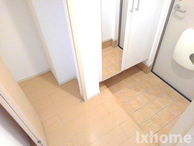 玄関　収納もある玄関です