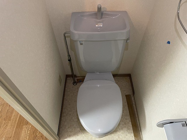 トイレ　参考写真掲載。