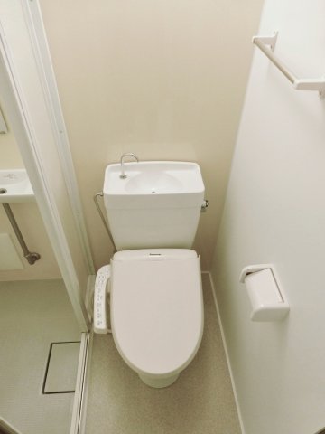 トイレ　同タイプ参考写真です。
