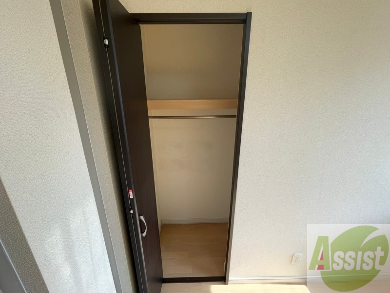 収納　寝室の収納です。部屋がすっきり片付きます。