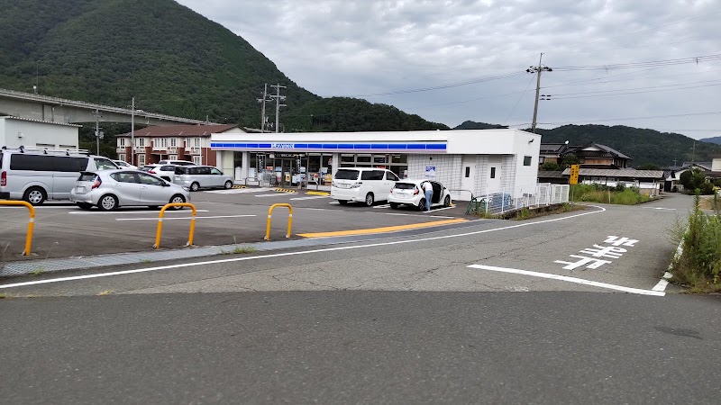 コンビニ　ローソン 和田山インター店（コンビニ）まで58m