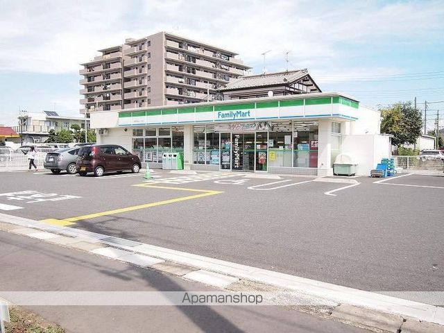 コンビニ　ファミリーマート（コンビニ）まで369m