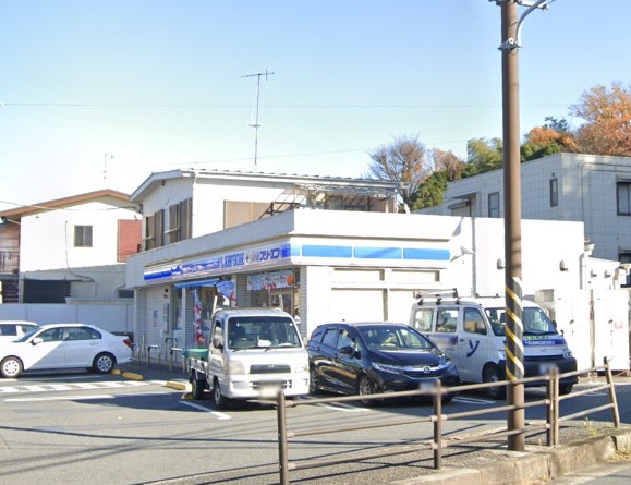 コンビニ　ローソン（コンビニ）まで695m