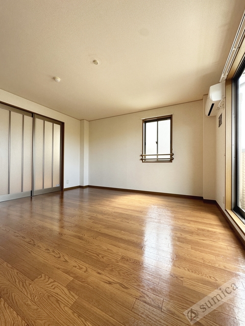 その他部屋・スペース　１０．５帖の洋室は圧巻の広さです♪♪