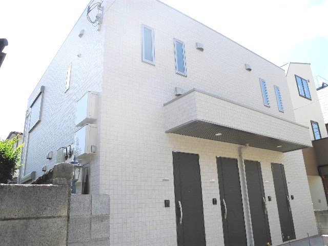 建物外観　シンプルでスッキリっとした外観