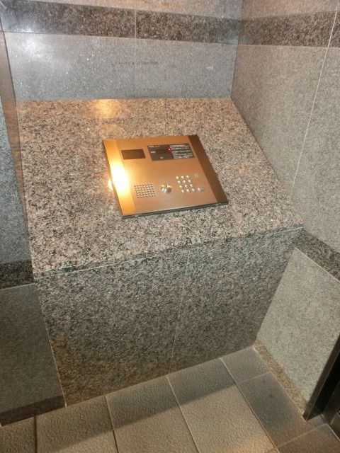 エントランス　★オートロック★