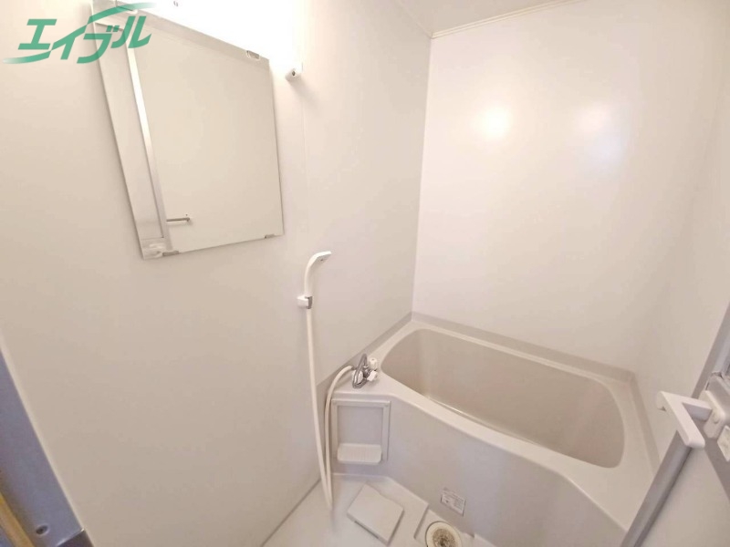 バス・シャワールーム　別部屋反転写真