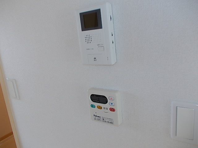 セキュリティ　モニター付きドアホン※同タイプ・別部屋写真