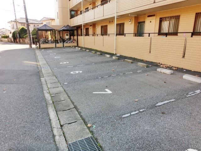 駐車場　敷地内の駐車場あります。