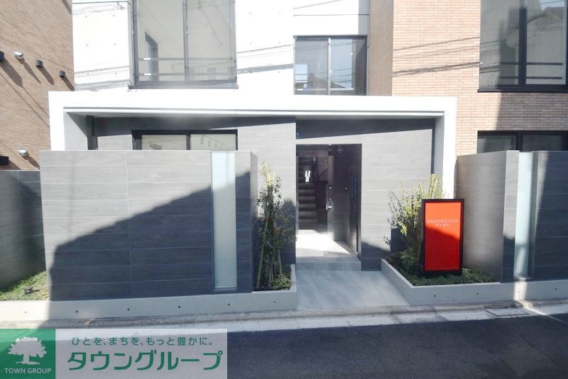 エントランス　★お問い合わせはタウンハウジングまで★