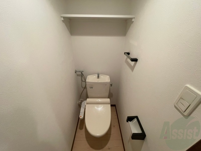 トイレ　こちらはトイレです。清潔感があり、安心して使用できます。