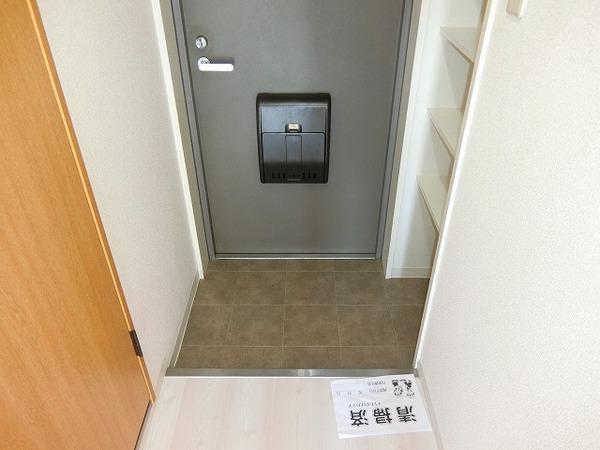 玄関　玄関収納あり！
