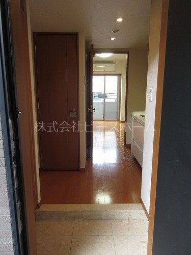 玄関　※別号室参考写真