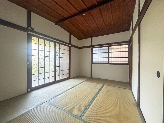 川西市下加茂1丁目の居間写真