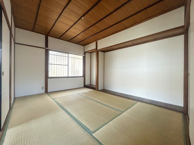 川西市下加茂1丁目の居間写真