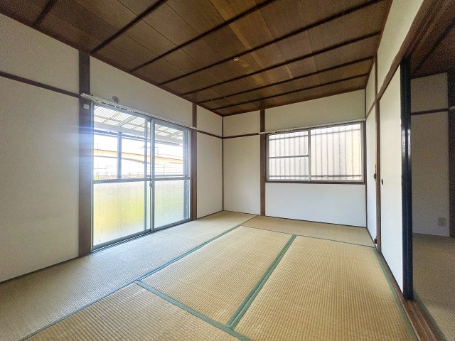 川西市下加茂1丁目の居間写真