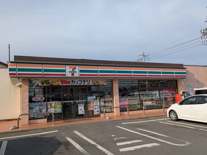 コンビニ　セブンイレブン（コンビニ）まで350m