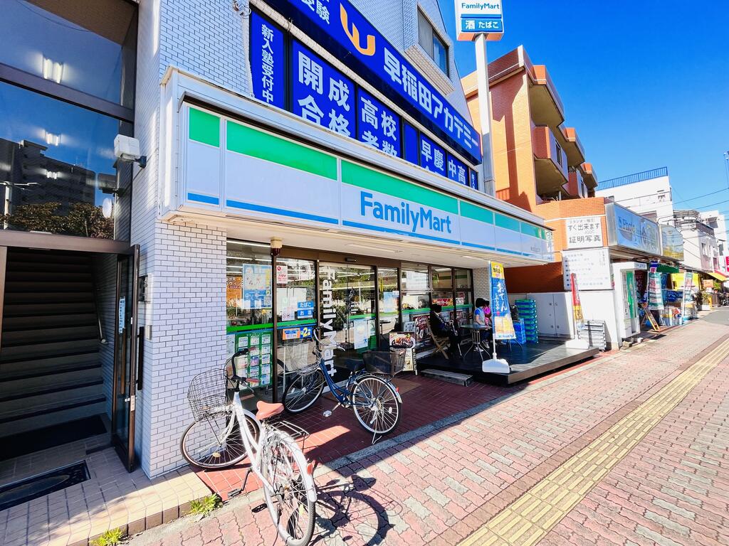コンビニ　ファミリーマート東伏見北口店（コンビニ）まで276m
