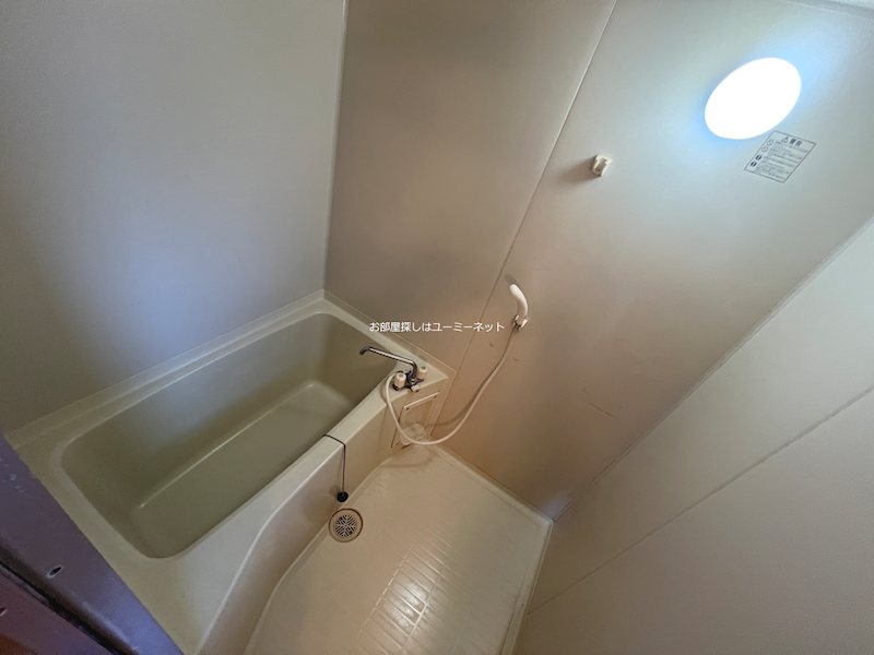 バス・シャワールーム　実際のお部屋は反転タイプとなります。