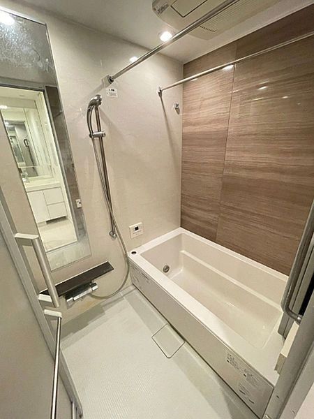 バス・シャワールーム　写真は同タイプ住居です。