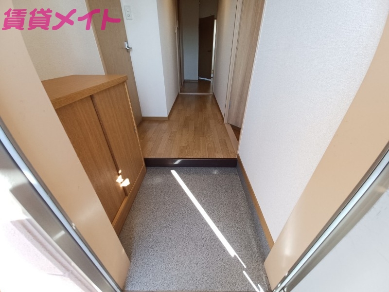 玄関　別部屋写真
