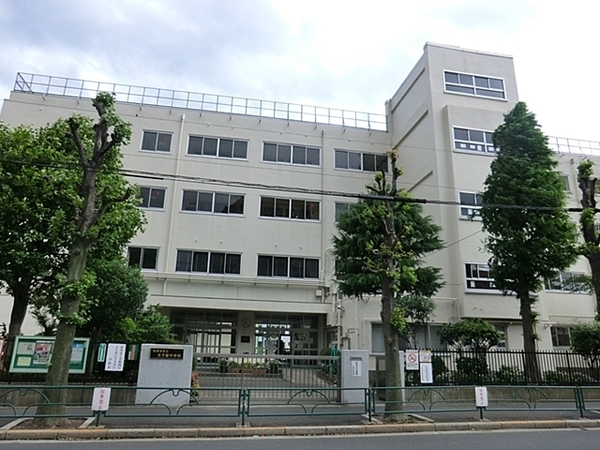 中学校　世田谷区立太子堂中学校（中学校）まで1297m