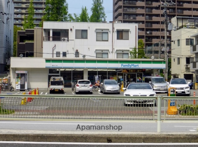 コンビニ　ファミリーマート（コンビニ）まで196m