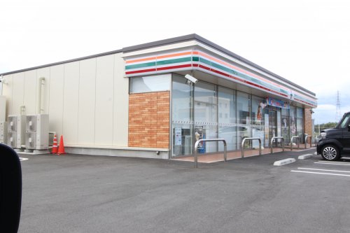 コンビニ　セブンイレブン葛城勝根店（コンビニ）まで910m