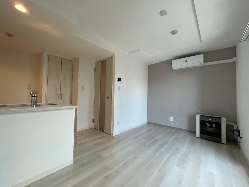 居室・リビング　広くてキレイなお部屋が広がっていて、充実した生活が送れそう。